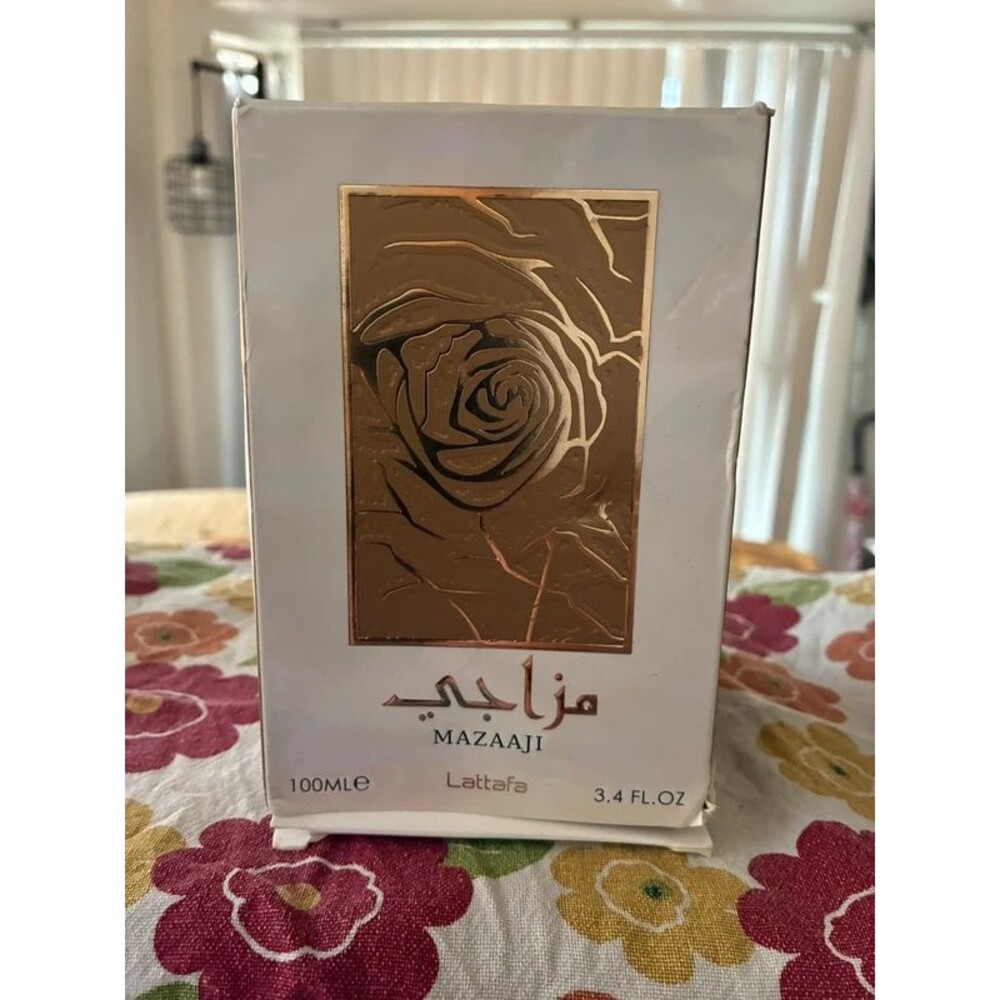 NEW- 3.4oz bottle of Mazaaji by Lattafa